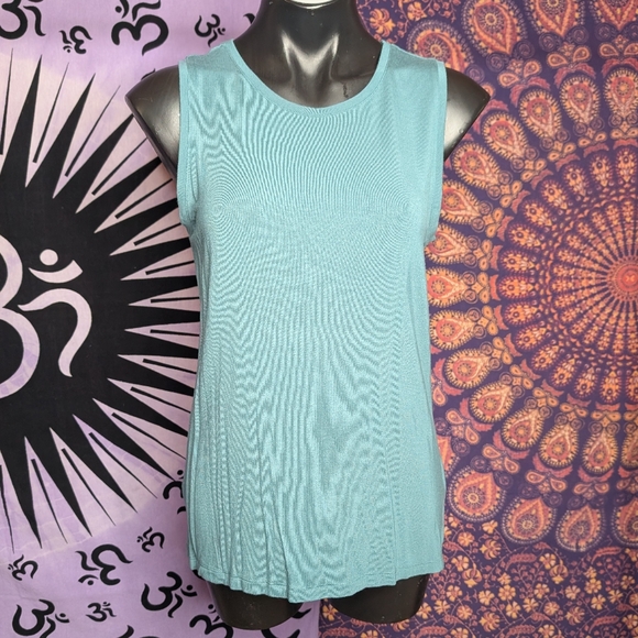 Adrienne Vittadini Tops - Adrienne Vittadini Sleeveless Tank Top Size M